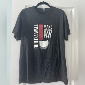 Ohio State/Michigan wall joke t-shirt, men’s size large.